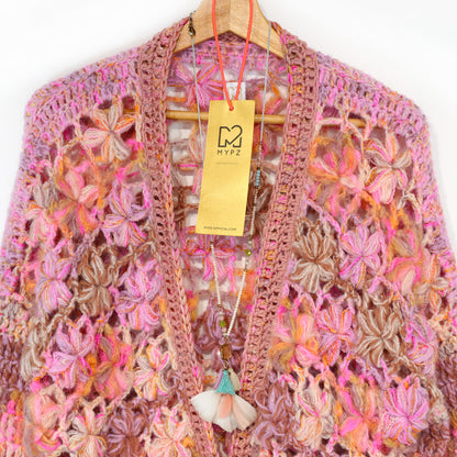 Kit de ganchillo - Cárdigan corto de flores silvestres MYPZ Pecan (ENG-DE-NL-ES-FR-IT-DA-SV-NO)