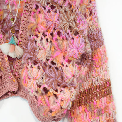 Kit de ganchillo - Cárdigan corto de flores silvestres MYPZ Pecan (ENG-DE-NL-ES-FR-IT-DA-SV-NO)