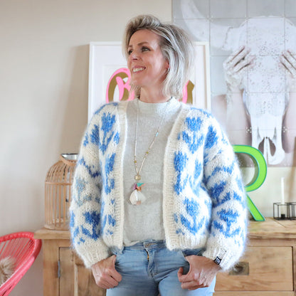 Knitting Pattern – MYPZ Chunky Bomber Cardigan Tulips Blue No.9 (ENG-NL-DE)